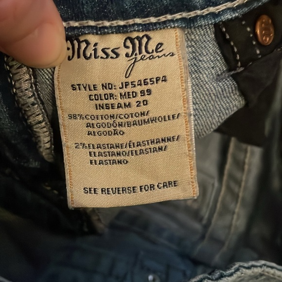 Miss me cuffed Capri 26 - Picture 11 of 11